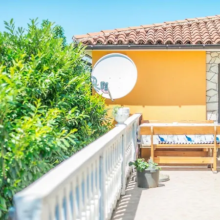 아파트 Casa Fides With Swimming Pool